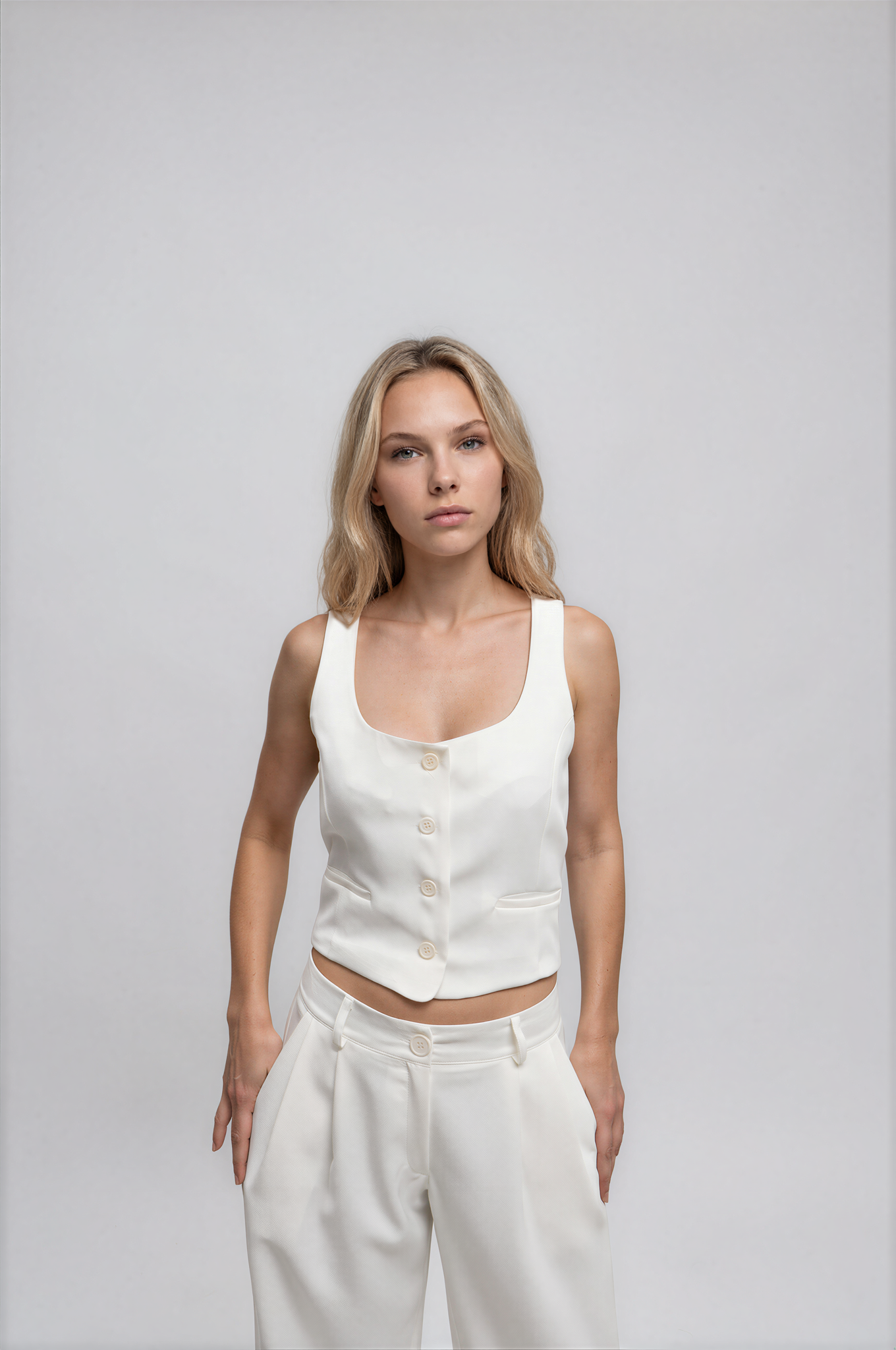 8811 Chaleco Delfina