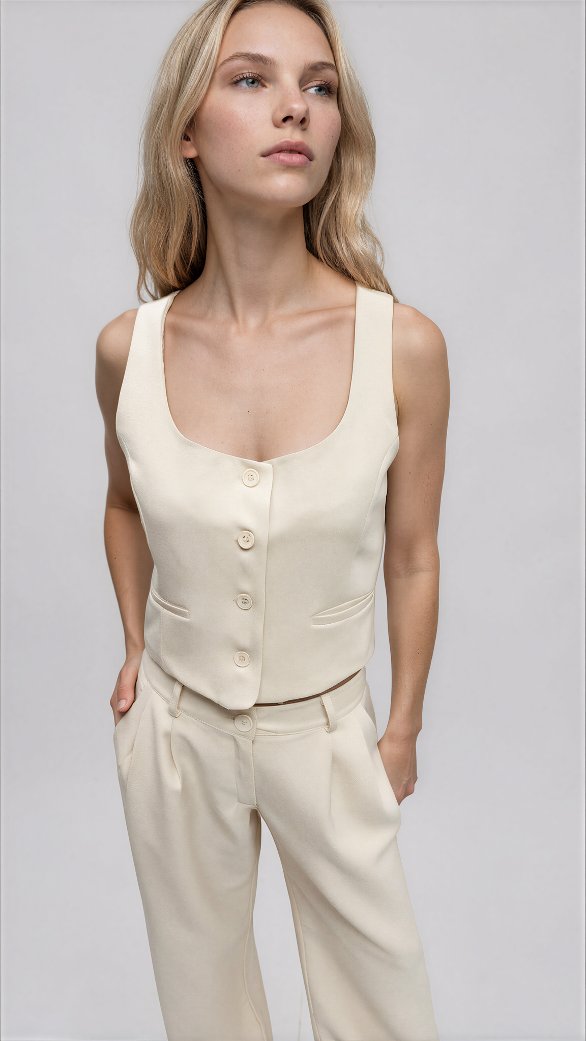 8811 Chaleco Delfina