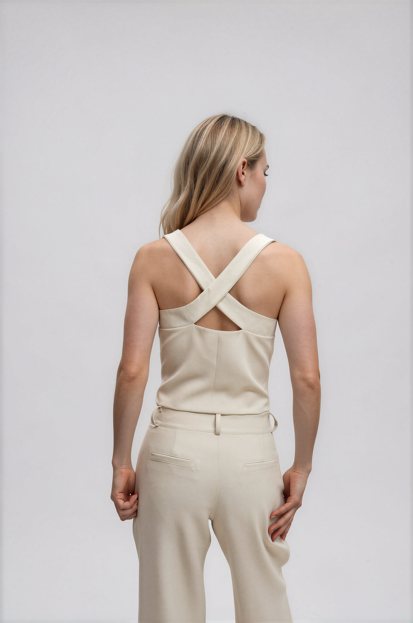 8811 Chaleco Delfina