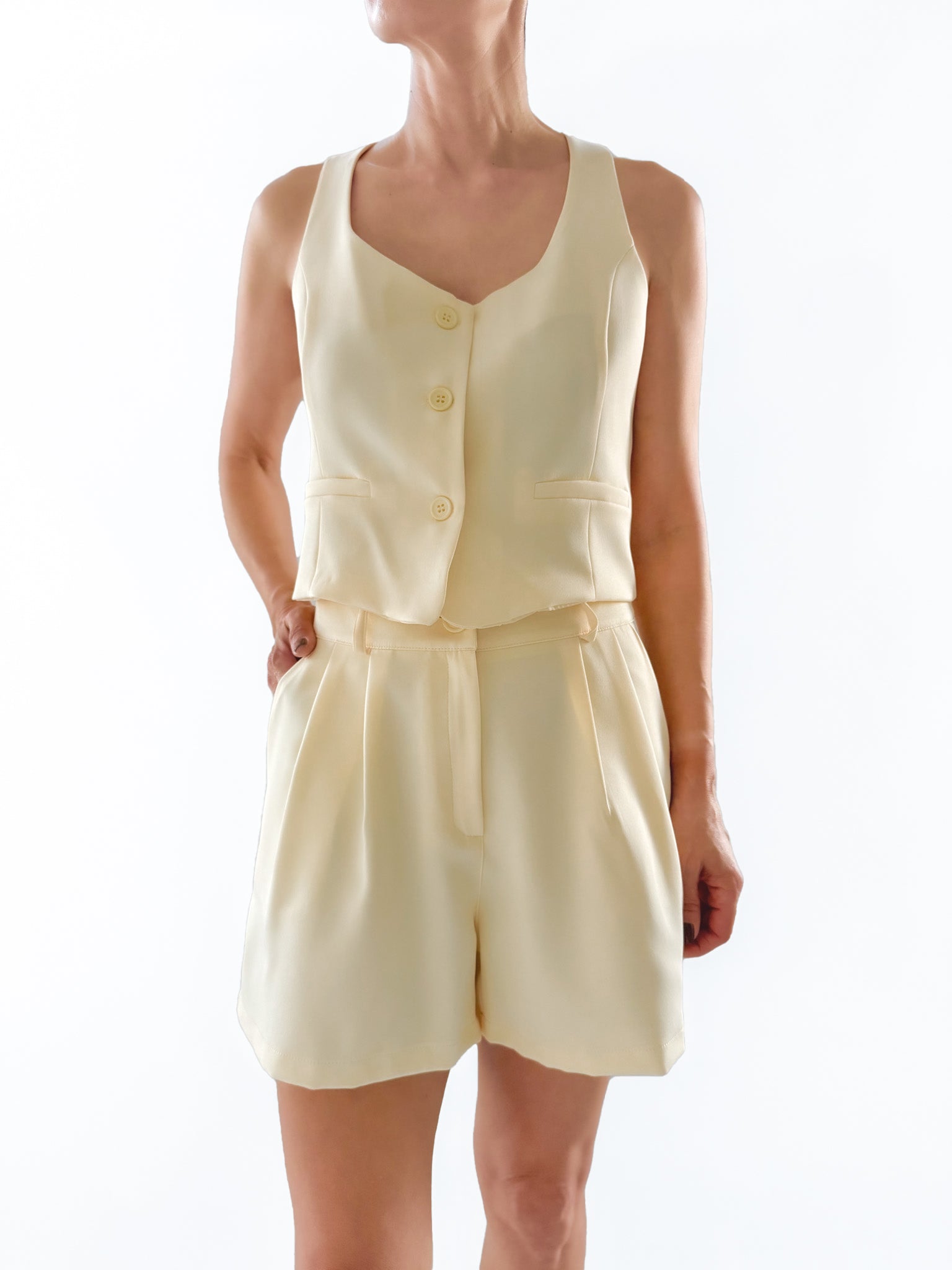 8106 Short Cira