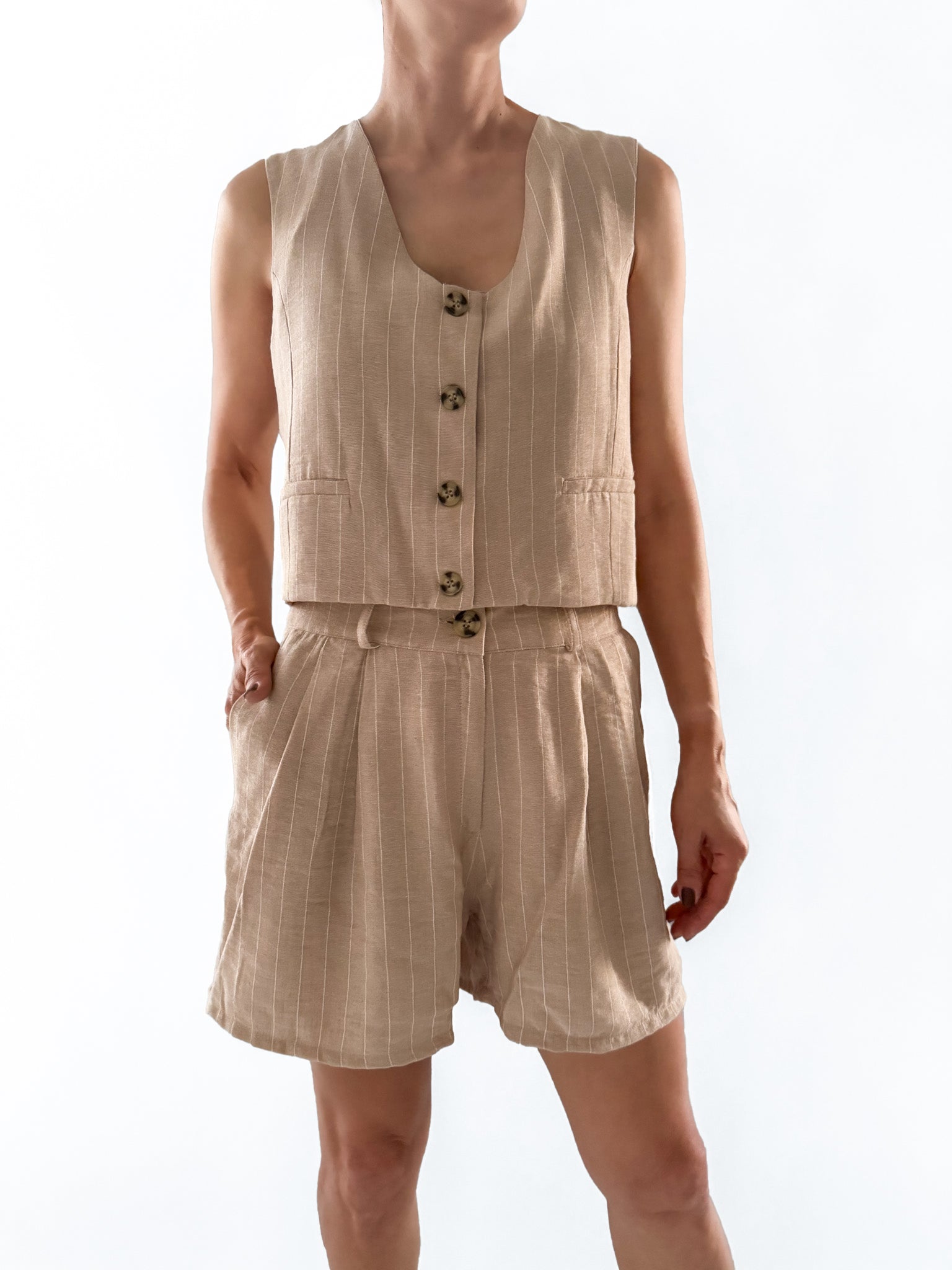 8665 Short Sara Lino
