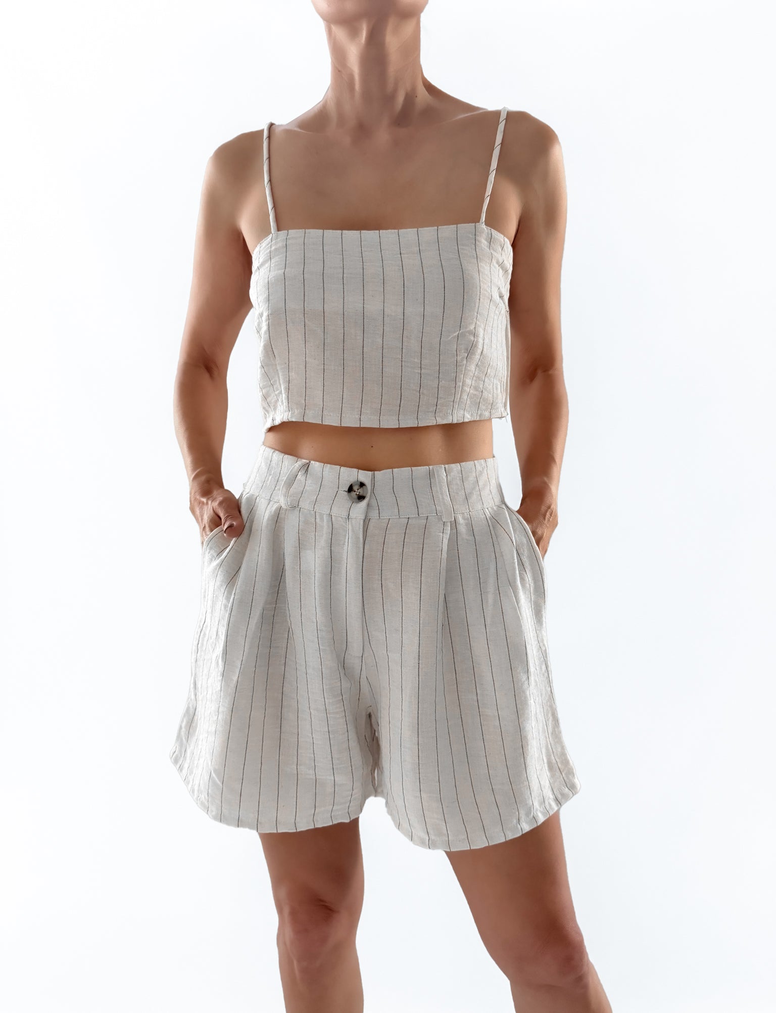 8665 Short Sara Lino