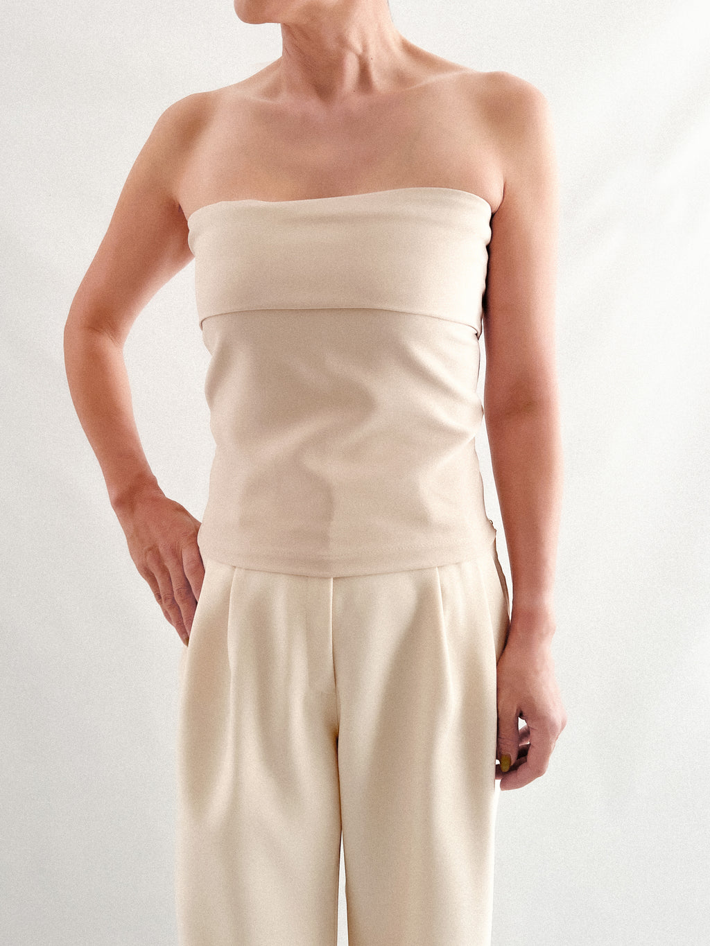 8133 Strapless Clara Sale