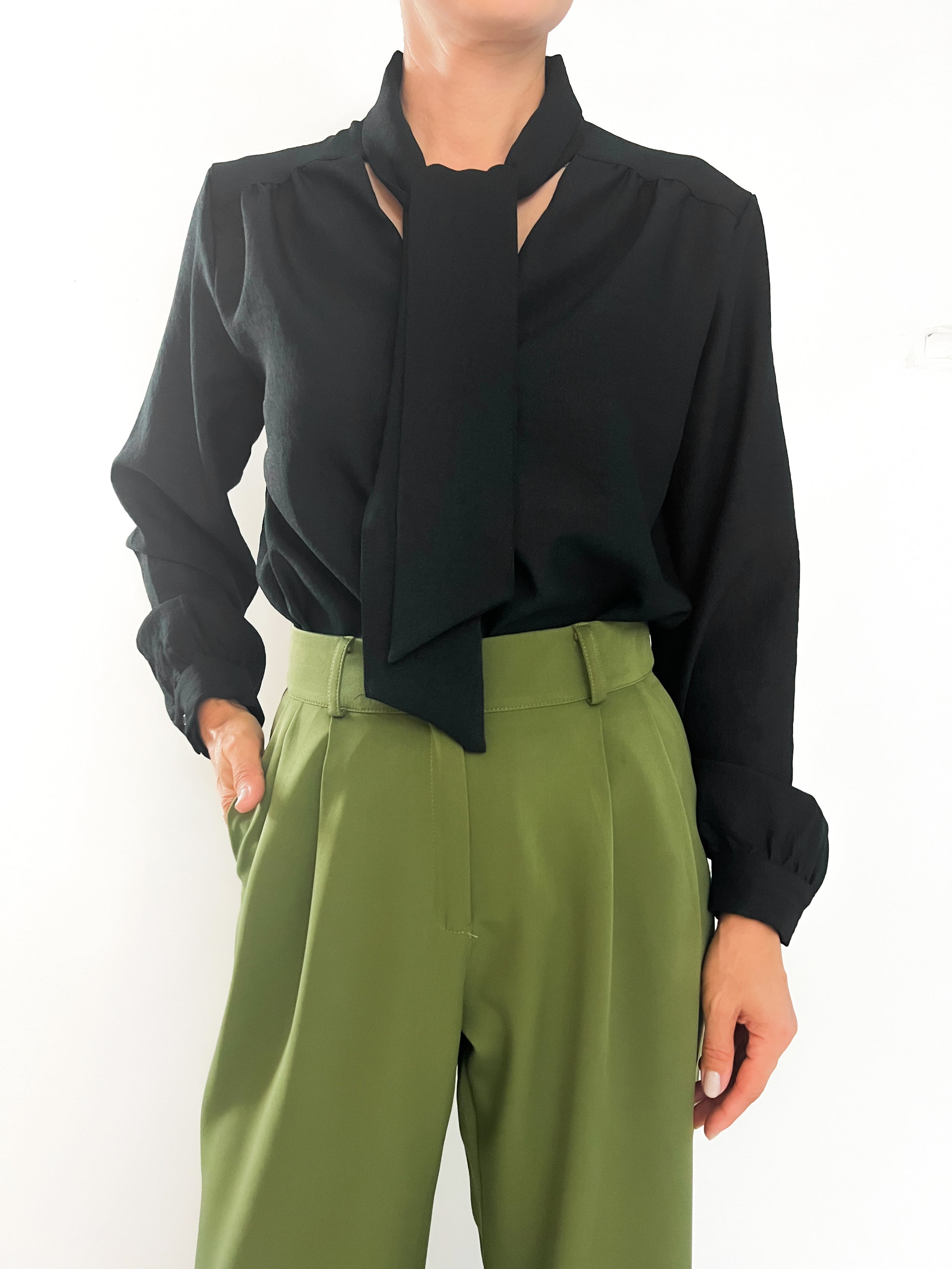 8438 Camisa Reina