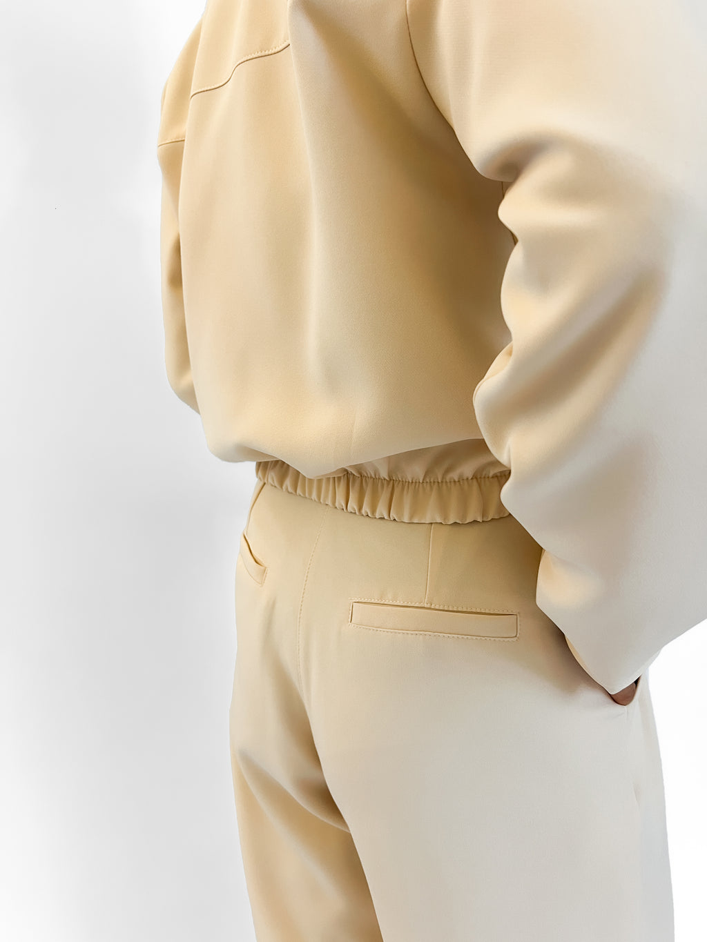 8437 Campera Clau