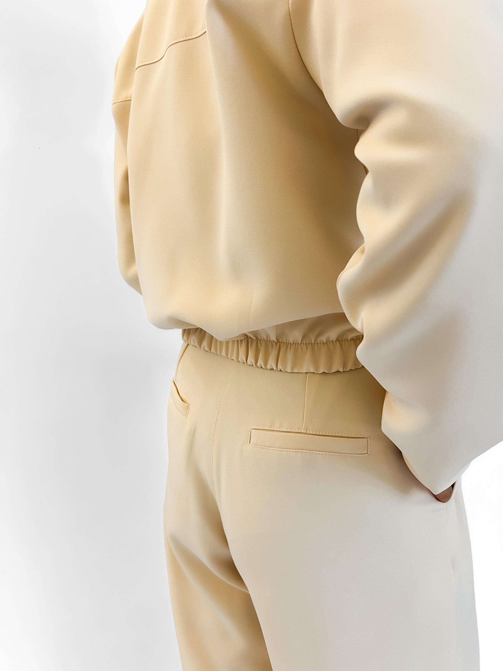 8437 Campera Clau