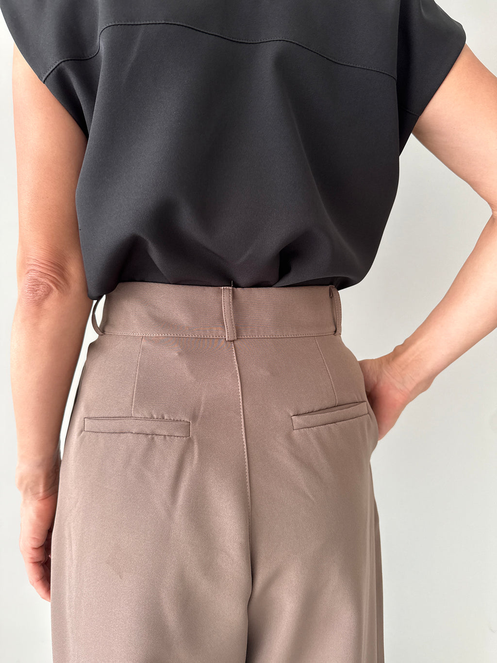 9017 Pantalón Mariposa