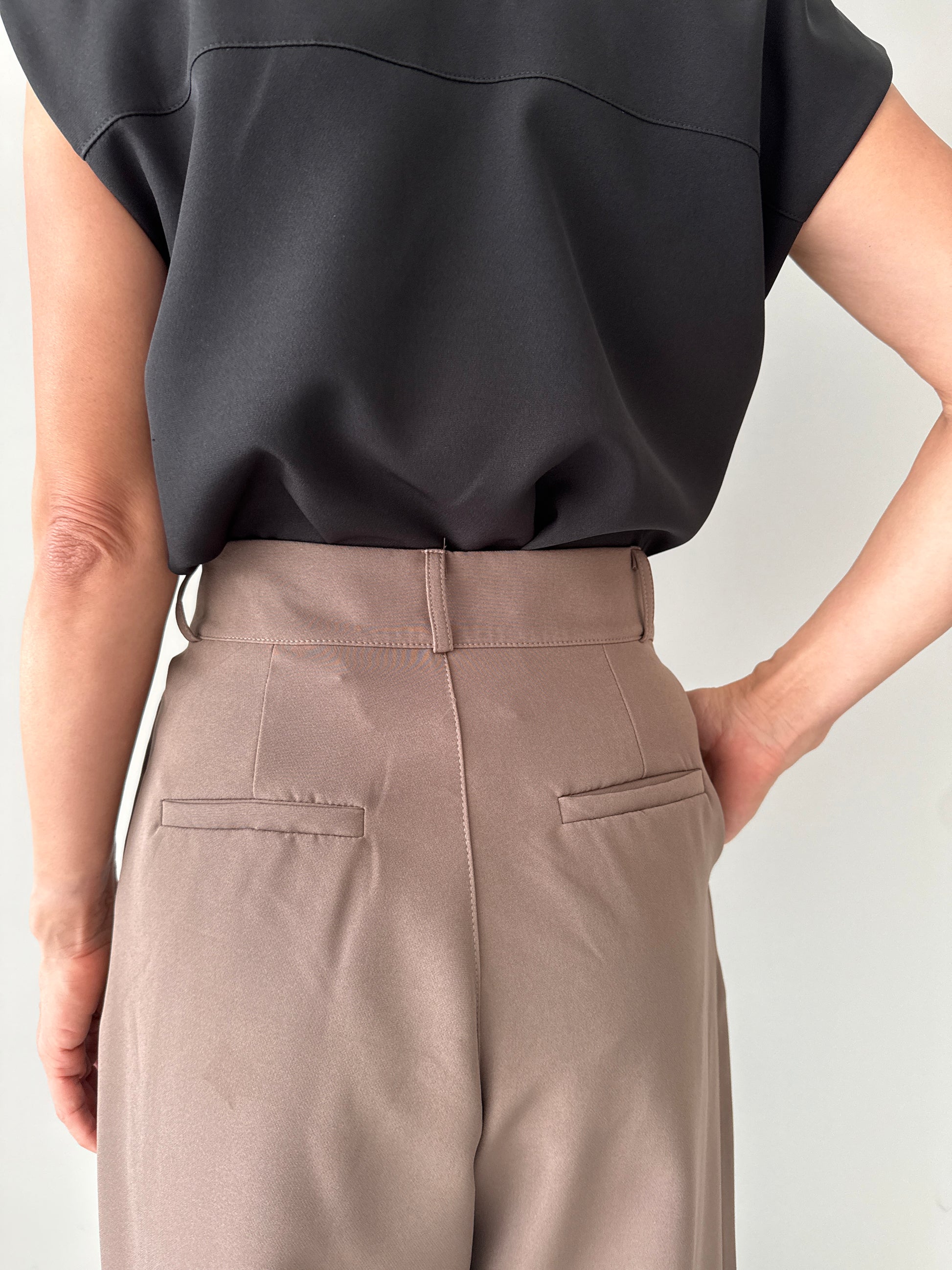 9017 Pantalón Mariposa