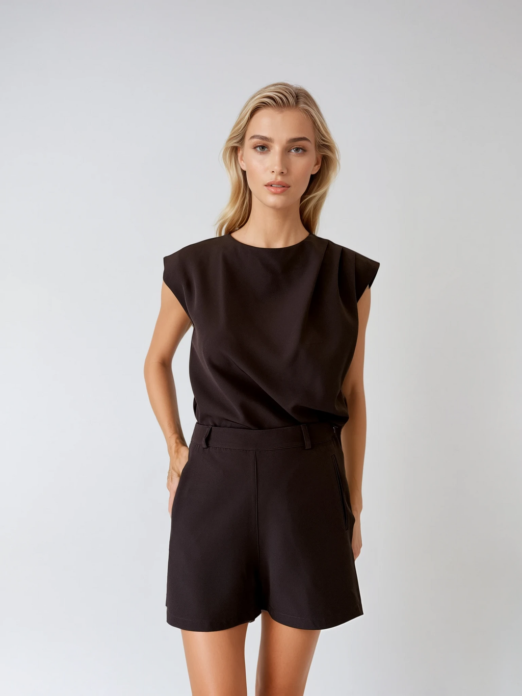 9047 Short Susana