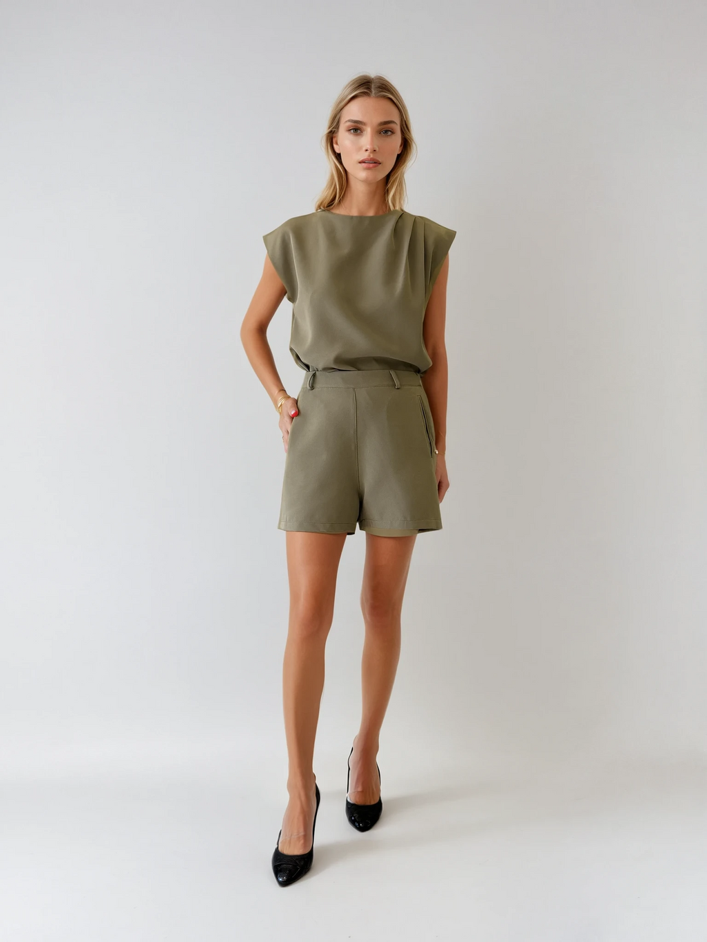 9047 Short Susana