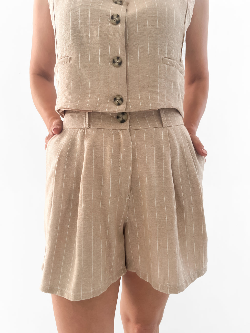 8665 Short Sara Lino