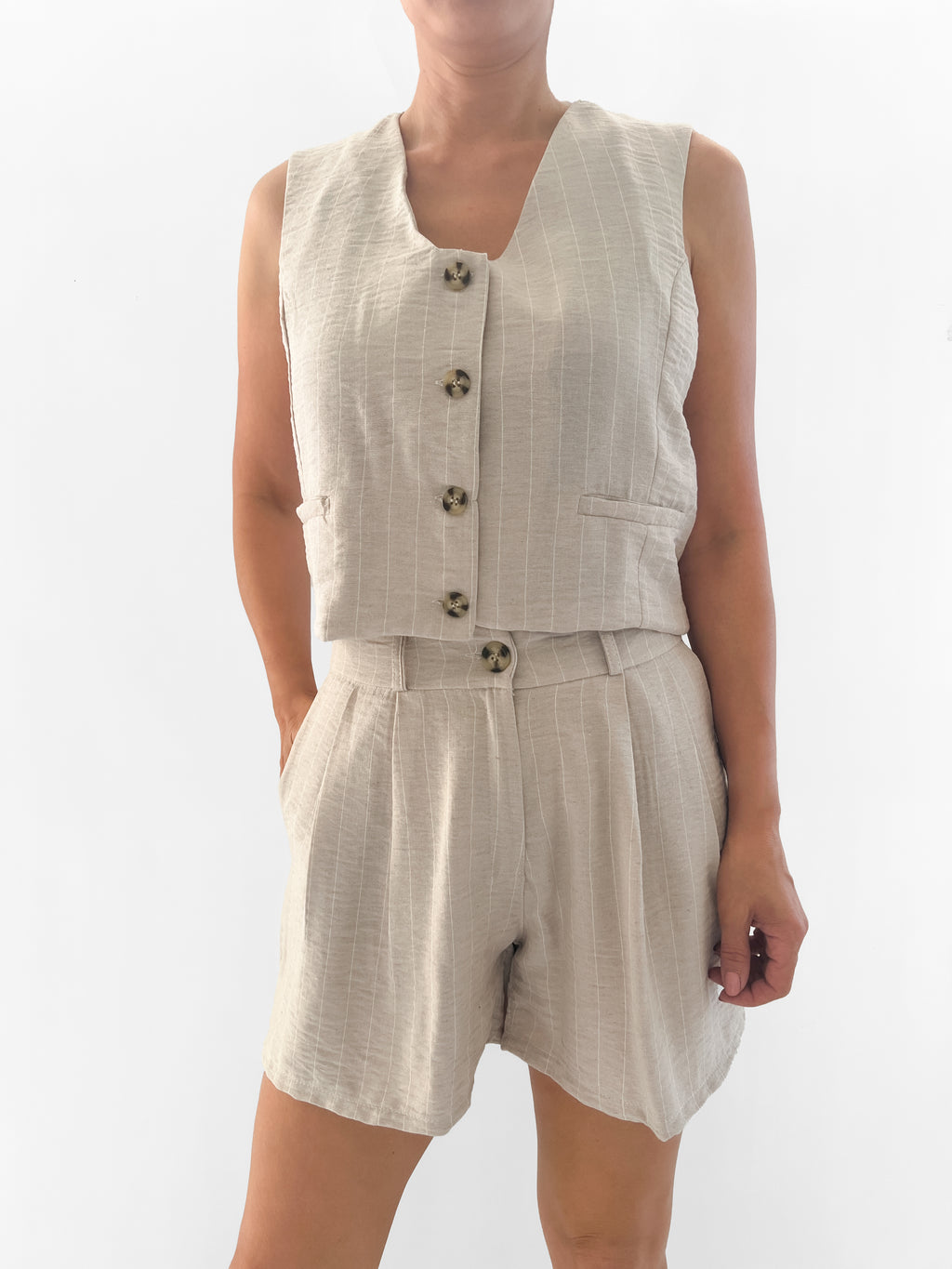 8665 Short Sara Lino