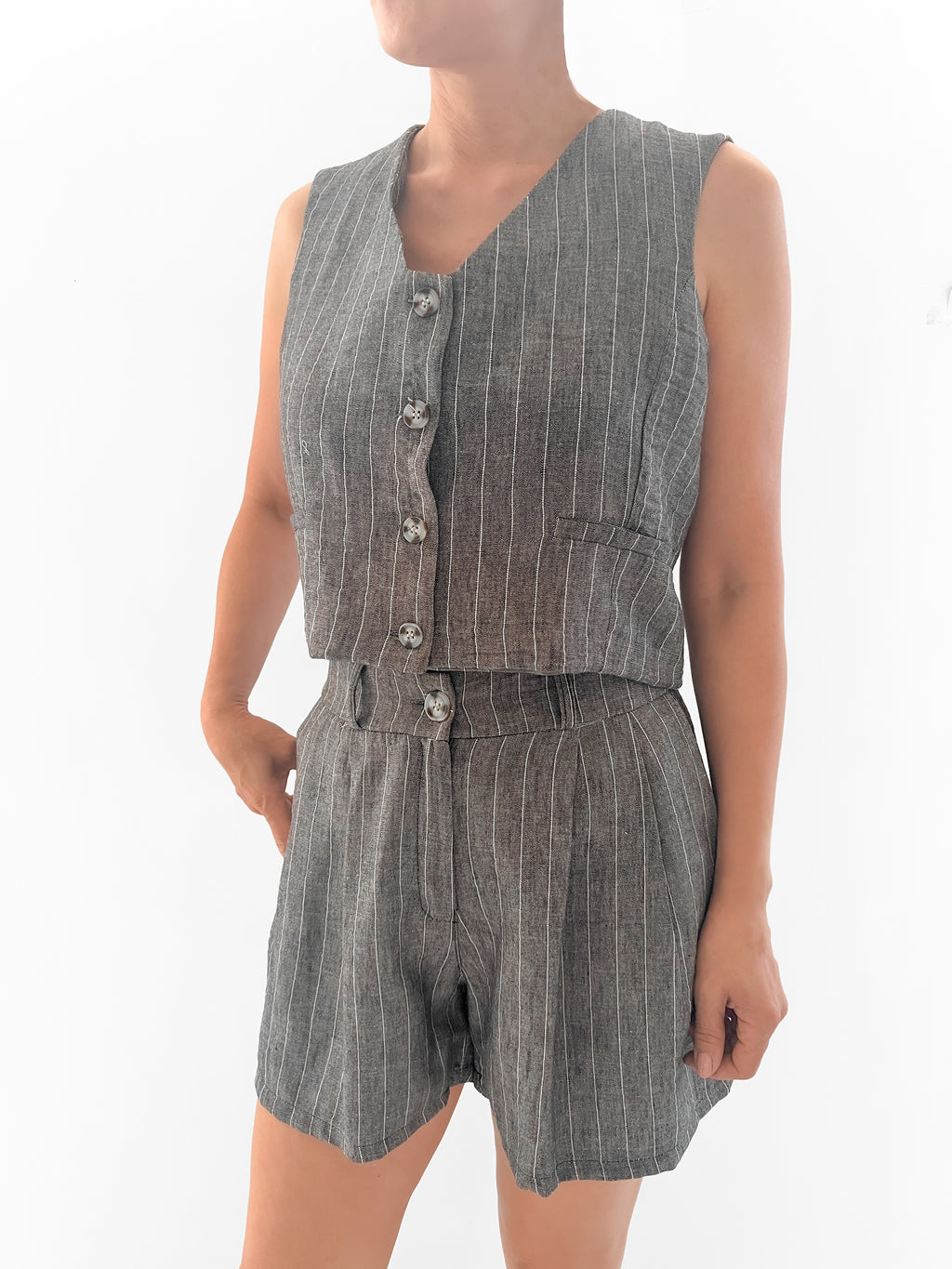 8665 Short Sara Lino