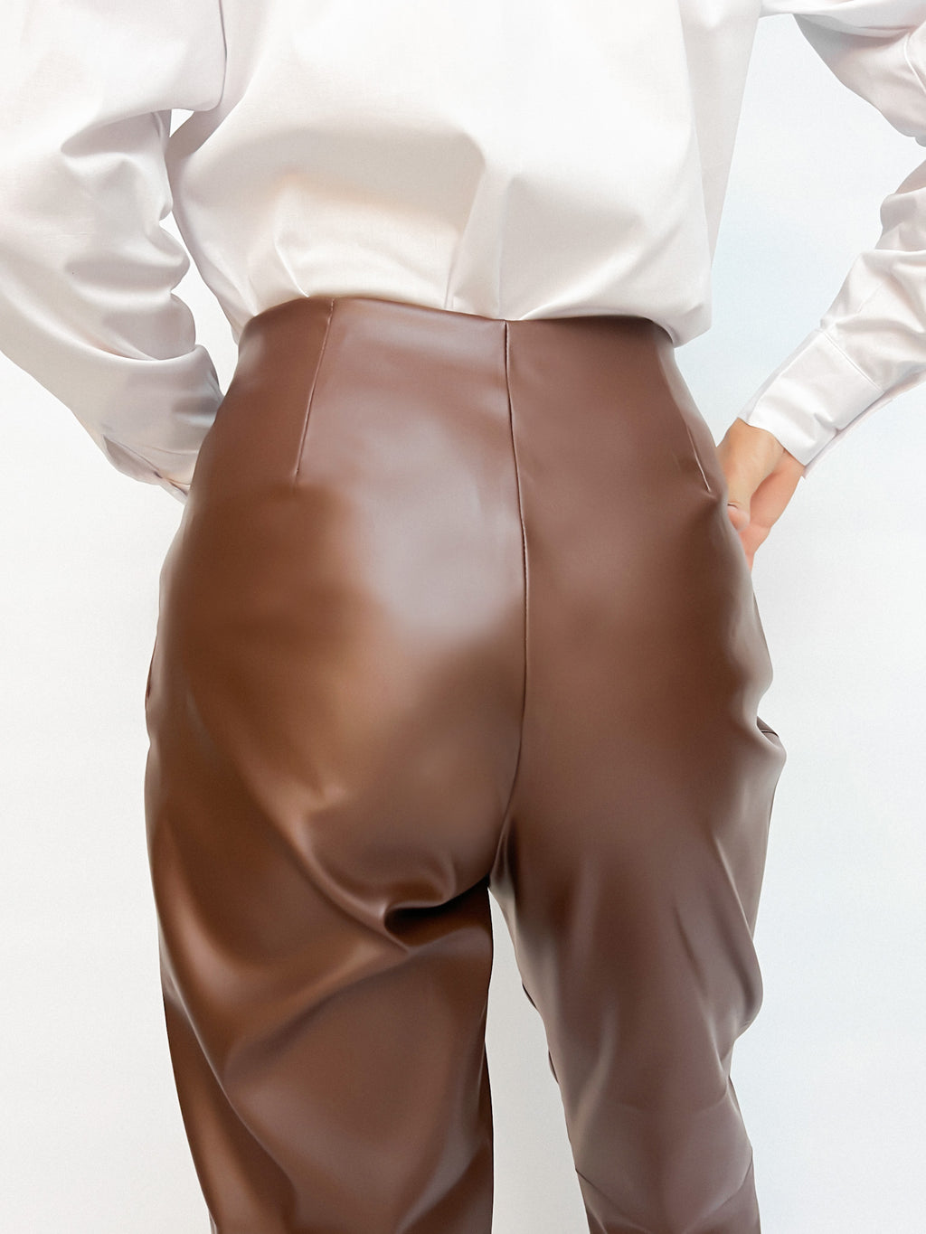 7988 Pantalón Mercuri Cuero