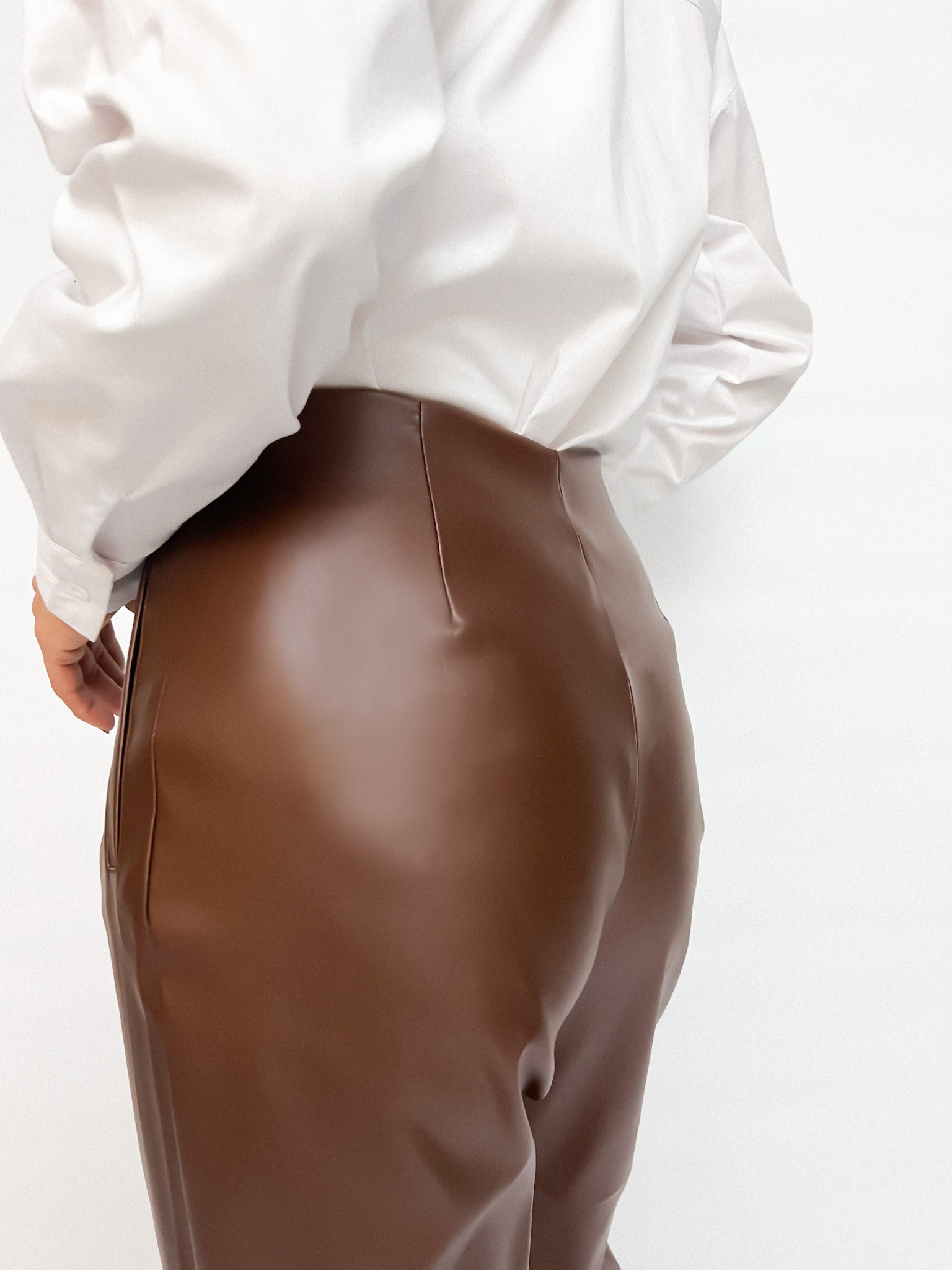 7988 Pantalón Mercuri Cuero