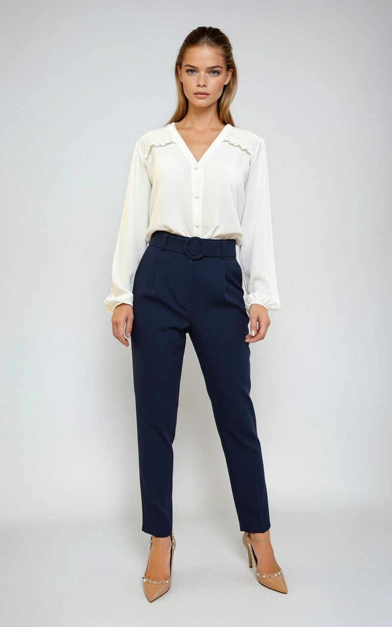 Conjunto con pantalón y cinturón azul marino