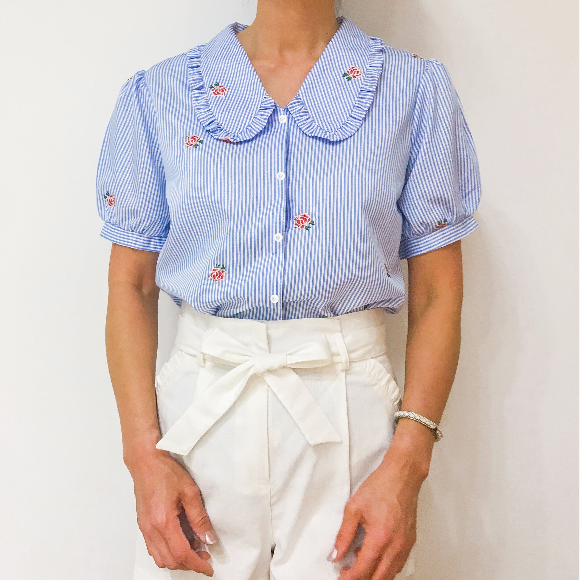 6748 Camisa Oro Bordado